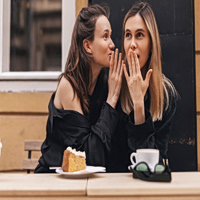 Κουτσομπολιό: Έχει τις ρίζες του στην Εποχή του Λίθου