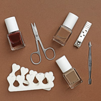 Toffee pedicure: Η τέλεια απόχρωση για το ανοιξιάτικο πεντικιούρ