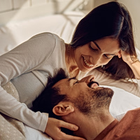 Συγκατοίκηση: «Ενώνει» ζωές και… μικροβιώματα – Τι σημαίνει για την υγεία;