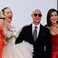 Στάνλεϊ Τούτσι: Η Αν Χάθαγουεϊ αστειεύτηκε λέγοντας ότι αυτός ήταν η «ντίβα»