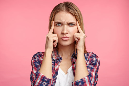 Η αλήθεια για τις κακές αναμνήσεις: Γιατί είναι τόσο δύσκολο να κάνουμε «shut down»;