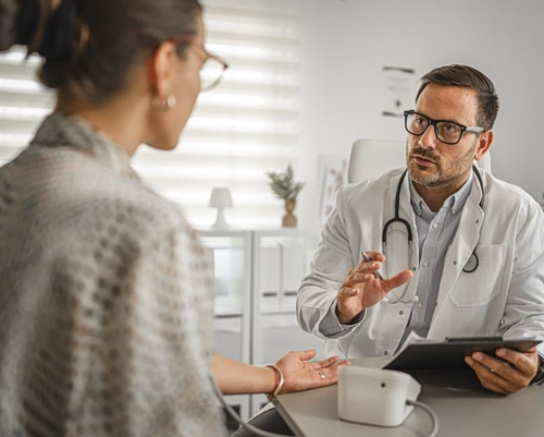 Αυτή η απλή άσκηση μπορεί να μειώσει την αρτηριακή πίεση, σύμφωνα με την επιστήμη