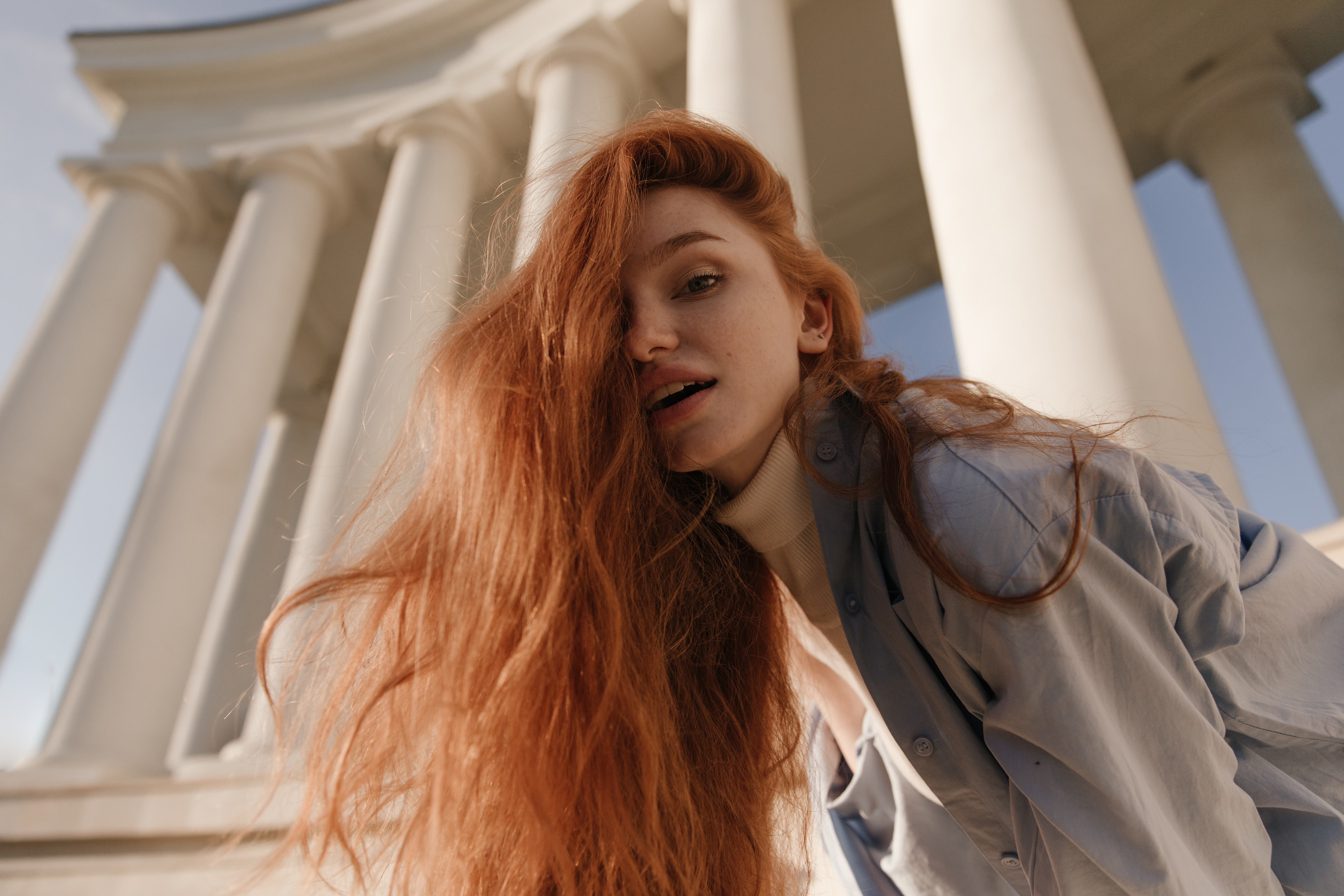 Baby copper: Η απόχρωση που είναι trending για την άνοιξη