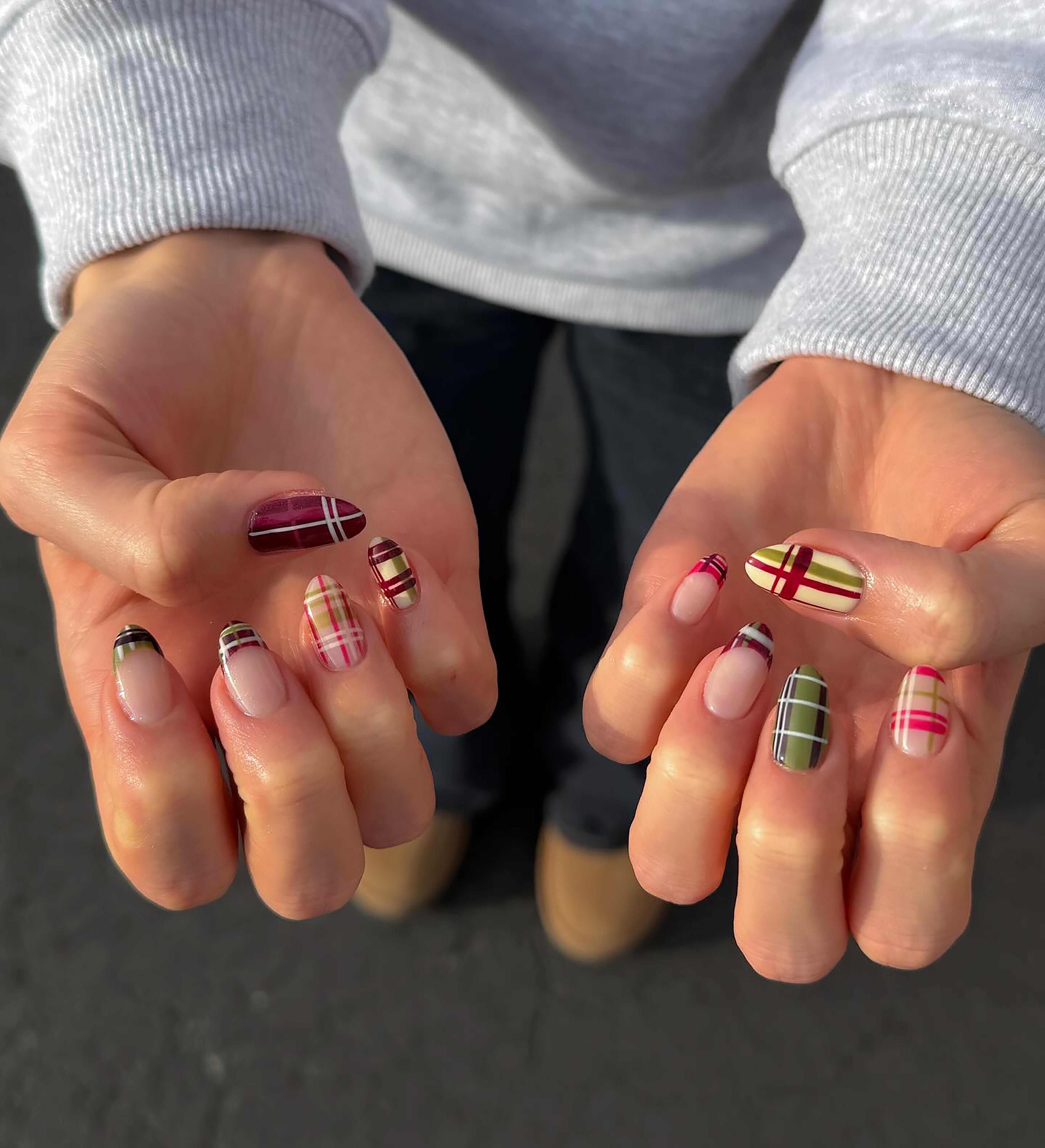 Optical-illusion french nails: Το αλλιώτικο γαλλικό που «μαγεύει»