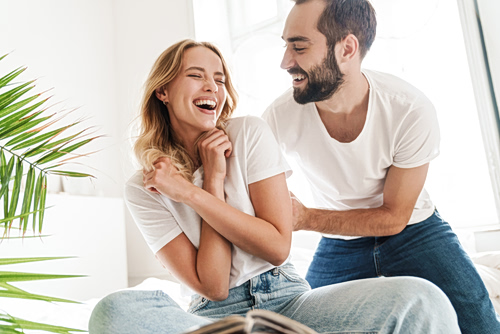 Γελάει καλύτερα οποίος γελάει…με τον εαυτό του