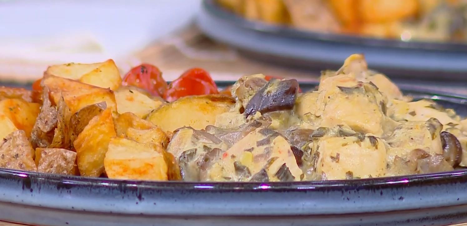 Τηγανιά κοτόπουλο με μανιτάρια, μουστάρδα & γιαούρτι