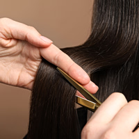 Έχετε πυκνά μαλλιά; Αυτά είναι τα ιδανικά κουρέματα για εσάς