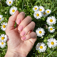 5 ανοιξιάτικα μανικιούρ που είναι έρωτας με την πρώτη ματιά
