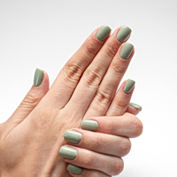 Matcha nails: Η τάση στα νύχια που είναι εμπνευσμένη από το δημοφιλές τσάι
