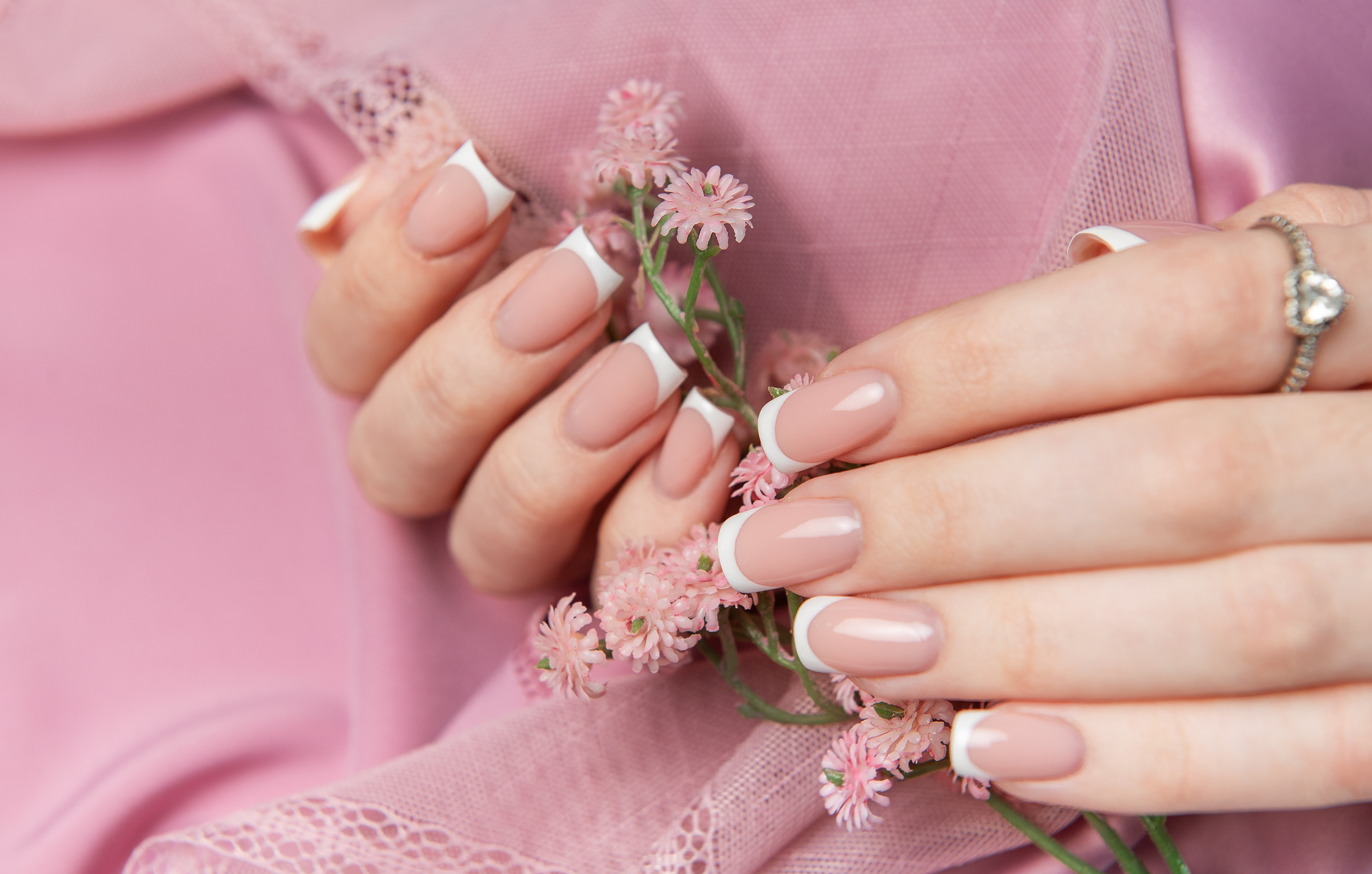 Τα nail designs που αξίζει να αποθηκεύσετε για το επόμενο ραντεβού για νύχια
