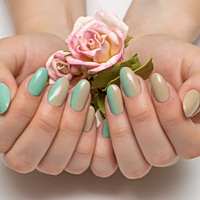 Ombrè nails: Τα σχέδια που αξίζει να υιοθετήσετε τους επόμενους μήνες