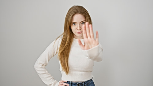 Η δύναμη του «όχι»: Πώς να βάζεις όρια χωρίς ενοχές