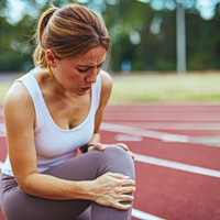 Οστεοαρθρίτιδα γόνατος: Οι φυσικές θεραπείες που προτείνουν οι επιστήμονες