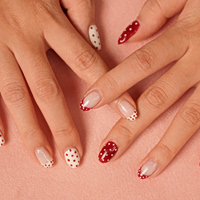 Πουά γαλλικό: Η τάση στο μανικιούρ που θα κατακλύσει τα SoMe