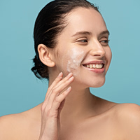 4 σημάδια ότι πρέπει να κάνετε reset στη ρουτίνα περιποίησης του δέρματός σας