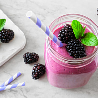 Smoothie με βατόμουρα και μήλο