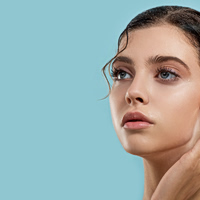 Wet lashes: Το beauty trend που ανυπομονούμε να δοκιμάσουμε