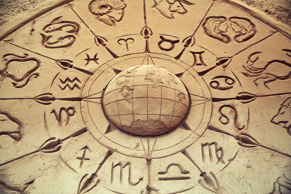 Ημέρα αποκαλύψεων: Τα ζώδια κάνουν ξεκαθαρίσματα σε σχέσεις και παρέες