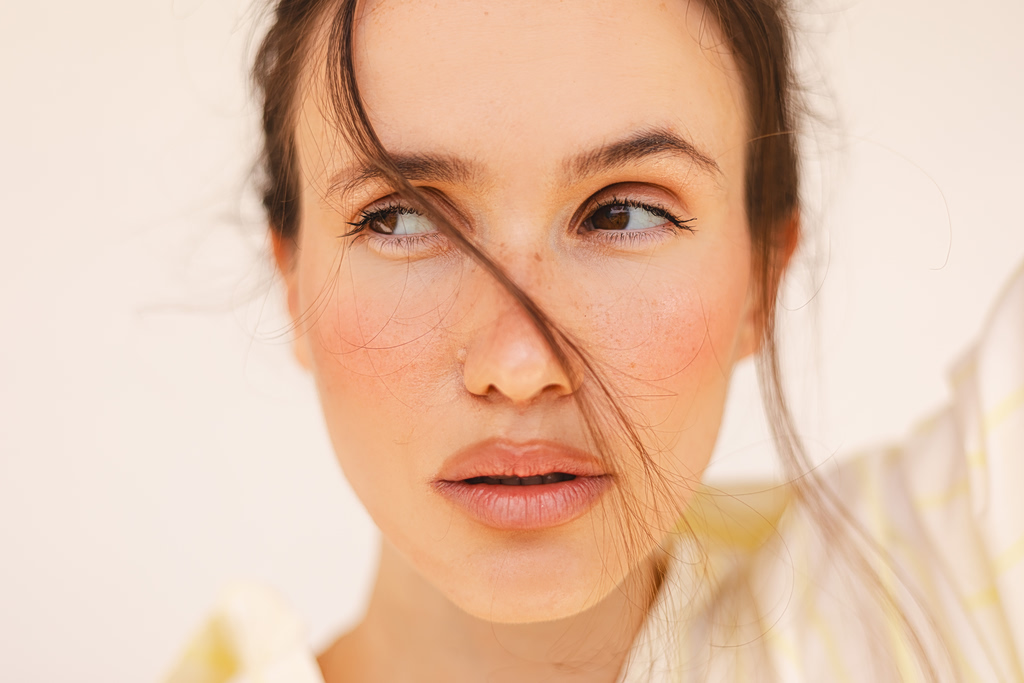 Aussie Girl Glam: Το μακιγιάζ που θα κάνετε όλο το καλοκαίρι