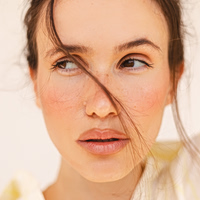 Aussie Girl Glam: Το μακιγιάζ που θα κάνετε όλο το καλοκαίρι