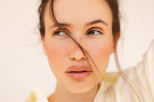 Aussie Girl Glam: Το μακιγιάζ που θα κάνετε όλο το καλοκαίρι