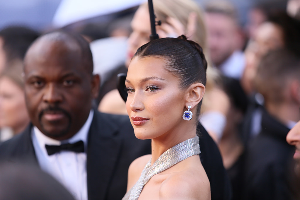 Η Bella Hadid μας έδειξε το πιο εύκολο hairstyle για το καλοκαίρι