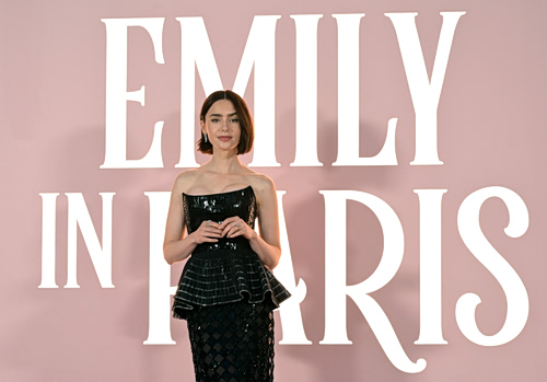 Emily in Paris: Ξεκινάνε τα γυρίσματα στη Μύκονο – Ο επόμενος προορισμός