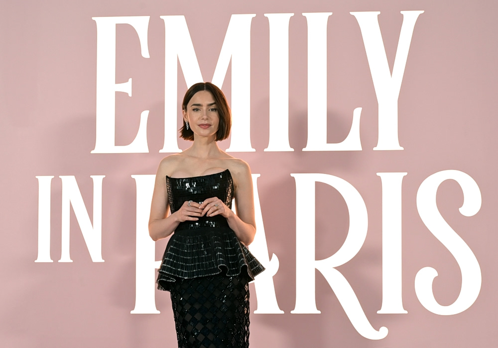 Emily in Paris: Ξεκινάνε τα γυρίσματα στη Μύκονο – Ο επόμενος προορισμός