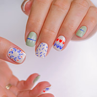 5 απίθανα nail designs για να κάνετε save για τον Ιούνιο