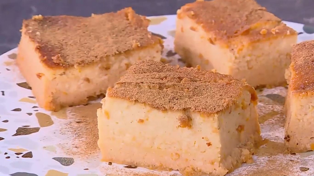 Παραδοσιακή μελόπιτα με ανθότυρο