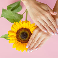 Sunflower nails: Το απόλυτο μανικιούρ της άνοιξης και του καλοκαιριού