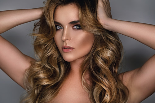 Toasty makeup: Το κορυφαίο beauty trend του καλοκαιριού σύμφωνα με το TikTok