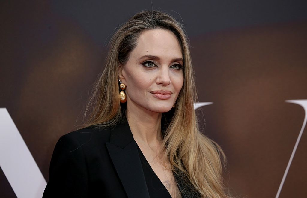 Angelina Jolie: Πιο ξανθιά και όμορφη από ποτέ