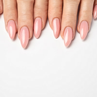 Dusty pink nails: Το μανικιούρ που αποπνέει «ήσυχη πολυτέλεια»