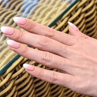 Halo nails: 5 nail designs για να υιοθετήσετε τη viral τάση στα νύχια