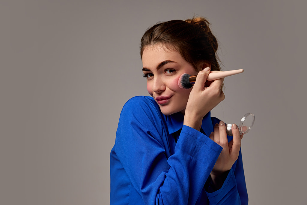 Τα καλοκαιρινά makeup trends που θα σας χαρίσουν ηλιοκαμένη επιδερμίδα
