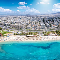 Αττική: Ποιες παραλίες παραμένουν «πράσινες» και ποιες «κοκκίνισαν»