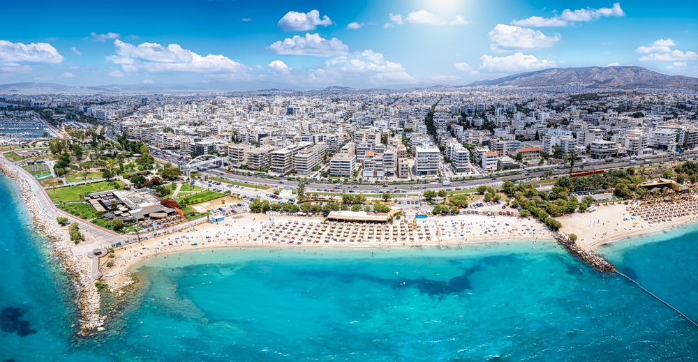 Αττική: Ποιες παραλίες παραμένουν «πράσινες» και ποιες «κοκκίνισαν»