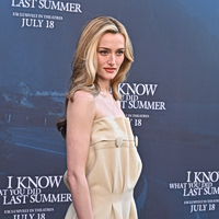 Wavy hair trend: Το χτένισμα που θα κάνετε όλο το καλοκαίρι
